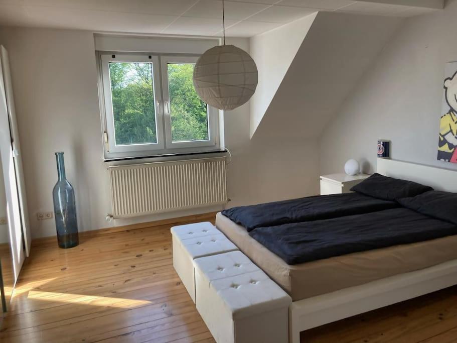 Sonnige Etagen-Wohnung, Alleinige Nutzung, Wasserbett Neunkirchen  Kültér fotó