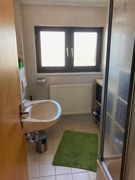Sonnige Etagen-Wohnung, Alleinige Nutzung, Wasserbett Neunkirchen  Kültér fotó
